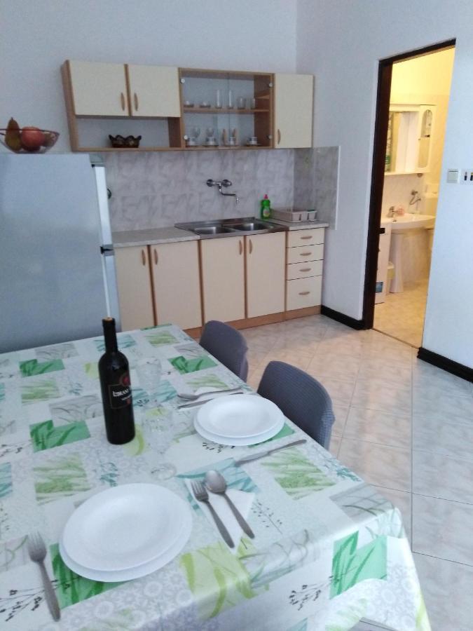 Apartments With A Parking Space Pula - 6985