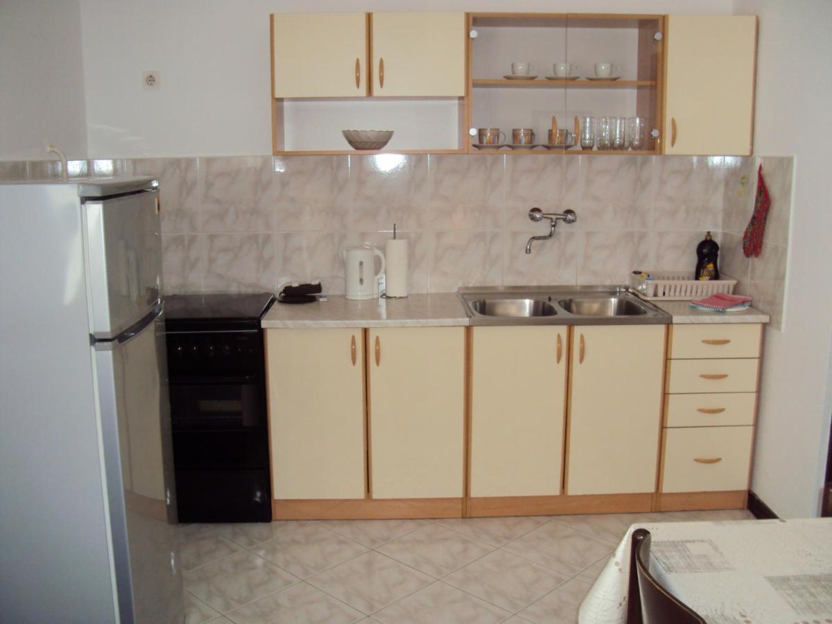 Apartments With A Parking Space Pula - 6985